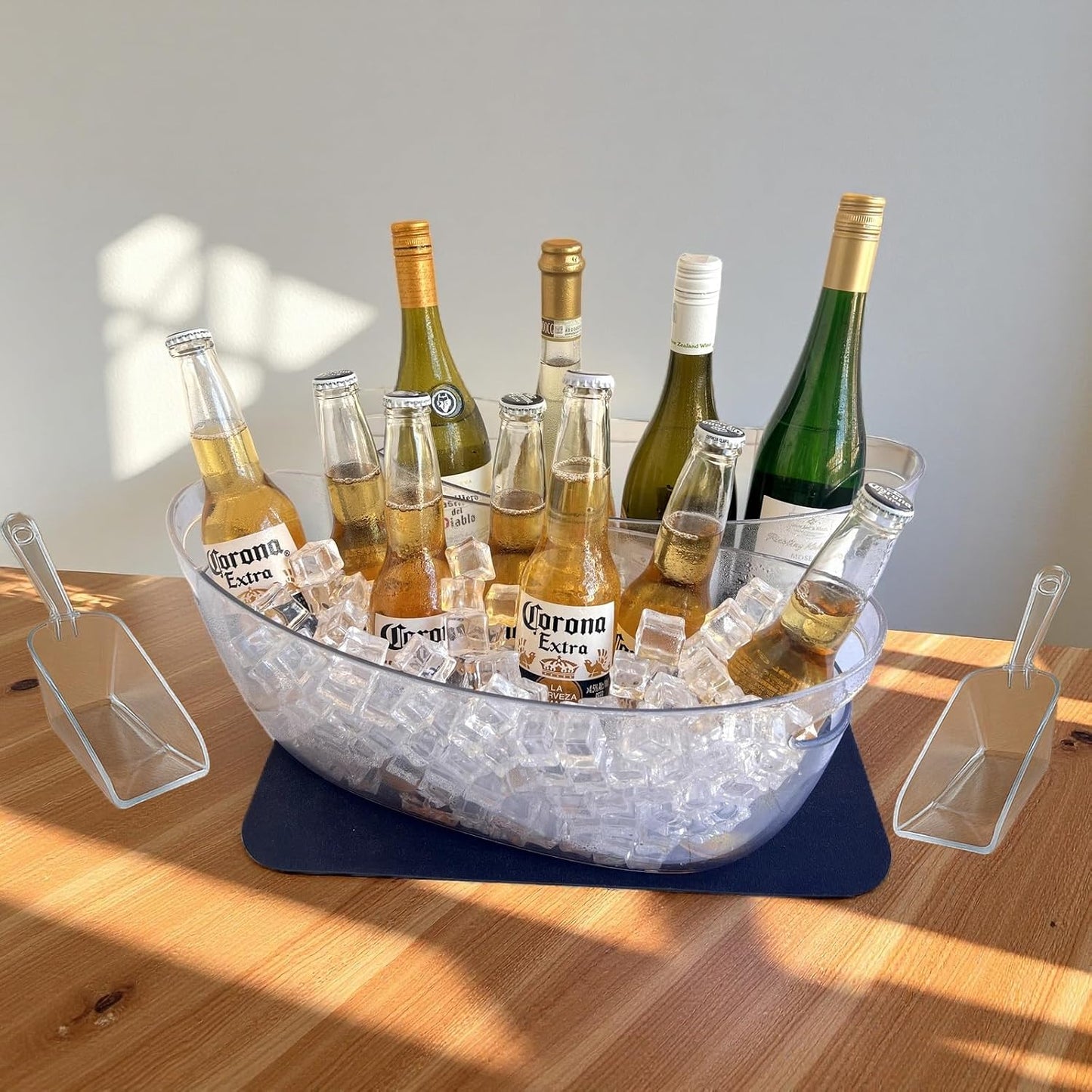 5.5L 16.7x6.4x7.3in Ice Bucket 1PCS with Drying Mat & Scoop for Parties, Mimosa Bar Supplies Beverage Tub for Champagne Beer Sparkling Wine, Acrylic Drink Cooler/Holder Food Grade Boat Shape