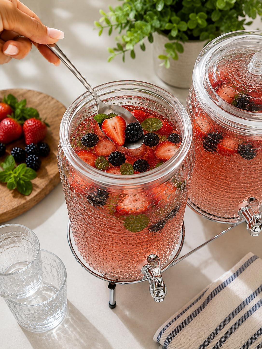 2 Gallon Glass Drink Dispenser, hobnail Drink Dispensers for Parties, Beverage Dispenser with Stand and Glass Lid, 100% Leakproof Spigot, Ideal for Lemonade, Juice,