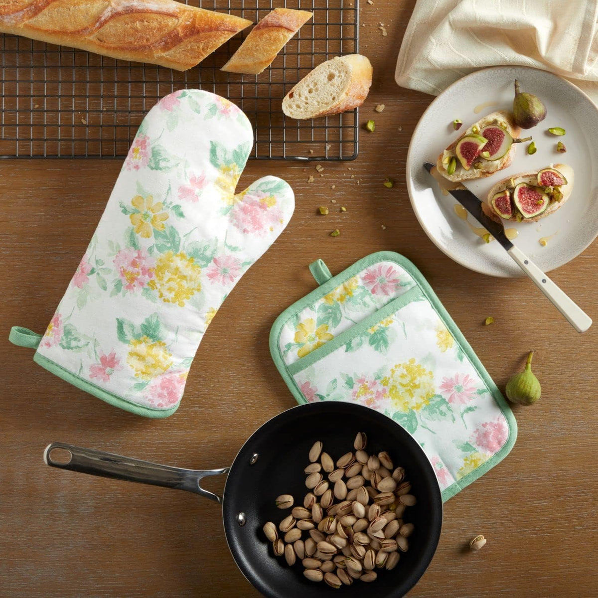 Martha Stewart Amber Floral Oven Mitt & Pot Holder Set 2-Pack, Blue/Green, OM: 7"x13" & PH: 7"x10"