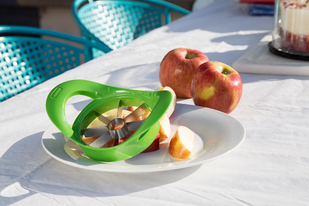Zyliss Apple Divider – Stainless Steel Ultra-Sharp 8-Slice Apple Corer and Cutter – Ergonomic BPA-Free Handles – Thick Riveted Blades – Dishwasher Safe Apple Slicer – Green