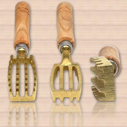 [Made in Japan] Fish Scaler Brush with Brass Serrated Sawtooth and Ergonomic Wooden Handle - Easily Remove Fish Scales Without Fuss Or Mess - Handcrafted by Japanese Artisans