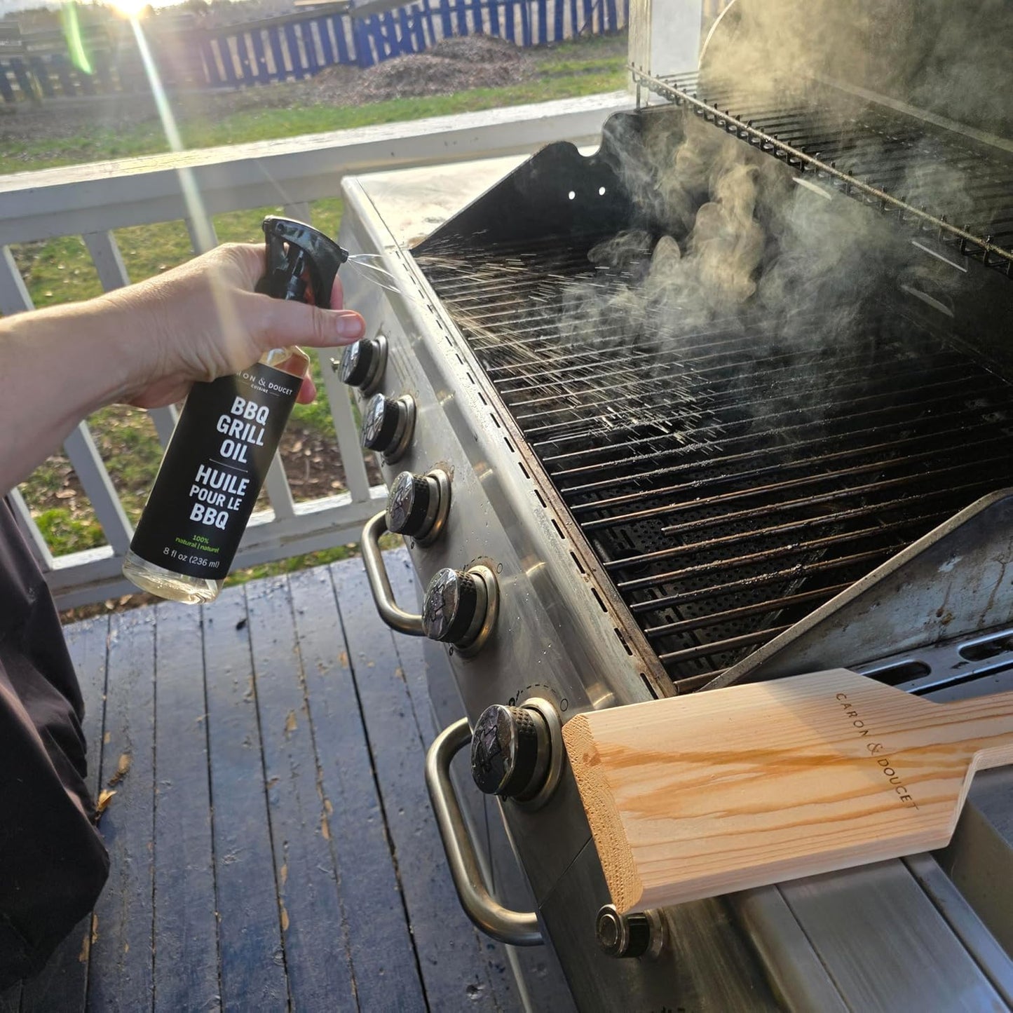 CARON & DOUCET BBQ Grill Cleaner Oil (16oz) & Natural Red Cedar Wood BBQ Grill Scraper Bundle – Wire Bristle Free, Safe Tool for Gas & Charcoal Grates
