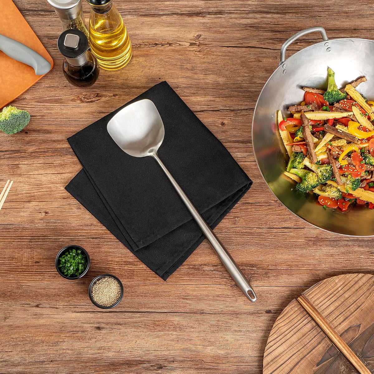 Restaurantware Stainless Steel Wok Spatula 17 Inch Long Handle Cooking Utensil, Heat-Resistant, Dishwasher-Friendly Wok Accessory, Silver Kitchen Tool for Stir-Fry