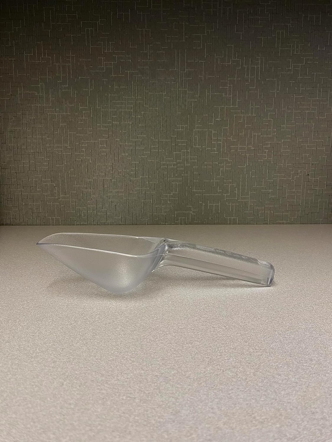 Rubbermaid Commercial Products Plastic Utility Ice Scooper, 6-ounce, Clear, Dishwasher Safe Kitchen Scoop for Weddings/Bar/Ice Bucket/Kitchen/Popcorn