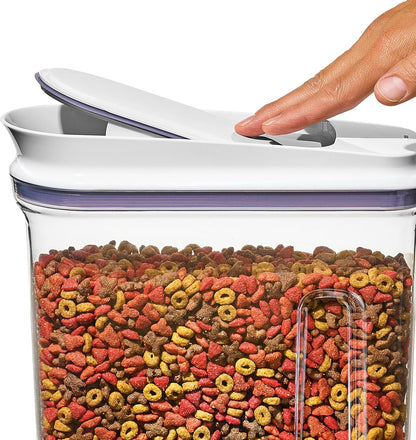 OXO Good Grips Pet POP Container – 6.0 Qt/5.7 L with Half Scoop, Ideal for up to 6.5lbs of Dog Food or 4.5lbs of Cat Food, Airtight Dog and Cat Food Storage Container, BPA Free, Clear