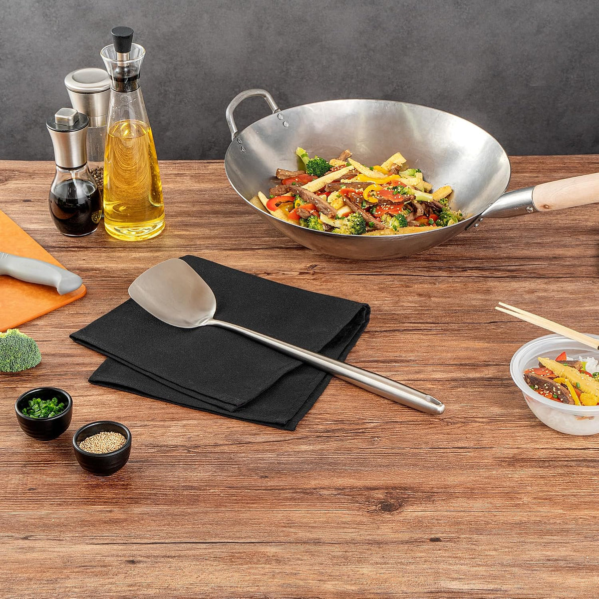 Restaurantware Stainless Steel Wok Spatula 17 Inch Long Handle Cooking Utensil, Heat-Resistant, Dishwasher-Friendly Wok Accessory, Silver Kitchen Tool for Stir-Fry