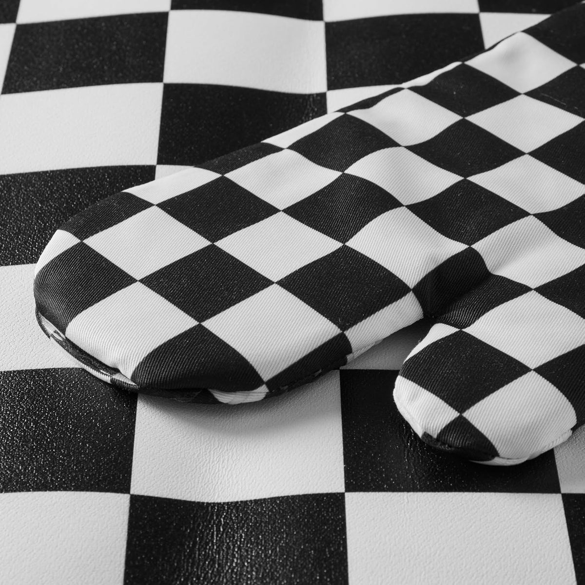 Ohocut Navy Blue Checkered Oven Mitts Heat Resistant, Vintage Retro Checkerboard Cute Oven Mitts, Non-Slip Silicone Kitchen Oven Gloves, 2-Pack Set, 7''x13''