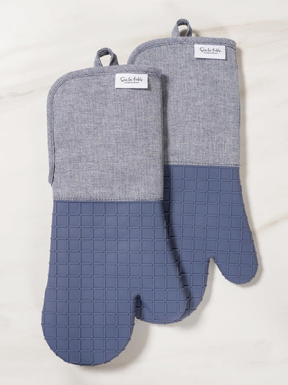 Sur La Table Kitchen Essentials Set of 2 Silicone Oven Mitts, Heat Resistant to 550°F (Green)