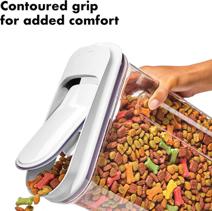OXO Good Grips Pet POP Container – 6.0 Qt/5.7 L with Half Scoop, Ideal for up to 6.5lbs of Dog Food or 4.5lbs of Cat Food, Airtight Dog and Cat Food Storage Container, BPA Free, Clear