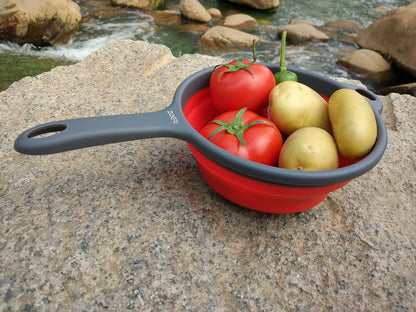 ZOER Kitchen Foldable Pasta Strainers,Collapsible Colanders with Handles,Space-Saver Folding Silicone Strainers Colander,Capacity of 2 quart (Green)