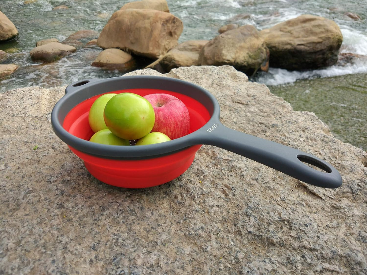ZOER Kitchen Foldable Pasta Strainers,Collapsible Colanders with Handles,Space-Saver Folding Silicone Strainers Colander,Capacity of 2 quart (Green)
