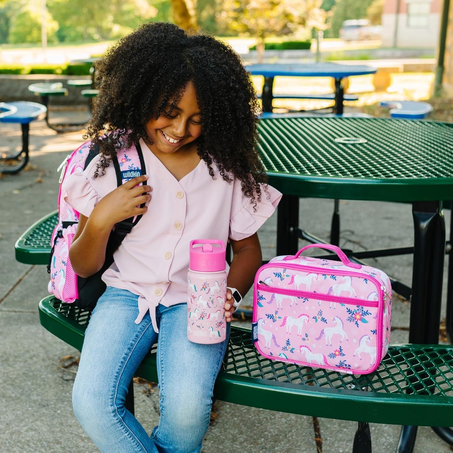Wildkin Kids Insulated Lunch Box, Keeps Food Hot or Cold, BPA-Free with Mesh Pockets & Easy-Clean Lining – Ideal for School, Travel & Daycare – Holographic