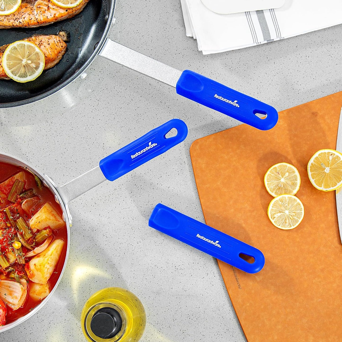 Restaurantware Silicone Pan Handle Cover Set 1-Count Heat-Resistant Removable Pan Handle Grips, Ergonomic Non-Slip Green Handle Protectors for Fry Pans and Sauce Pans