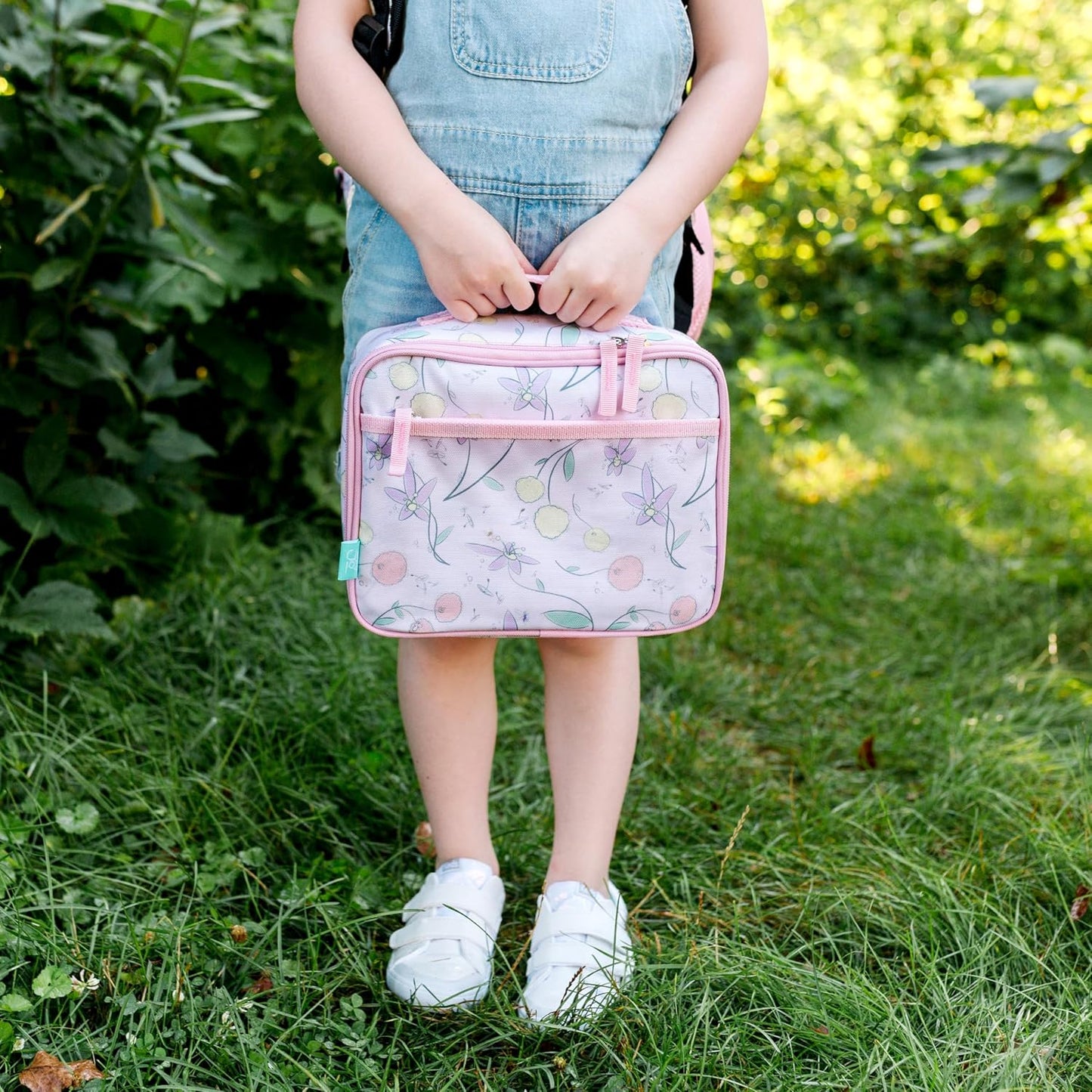 Wildkin Kids Insulated Lunch Box, Keeps Food Hot or Cold, BPA-Free with Mesh Pockets & Easy-Clean Lining – Ideal for School, Travel & Daycare – Holographic