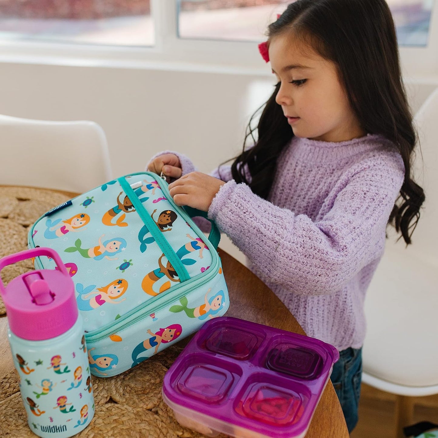 Wildkin Kids Insulated Lunch Box, Keeps Food Hot or Cold, BPA-Free with Mesh Pockets & Easy-Clean Lining – Ideal for School, Travel & Daycare – Holographic