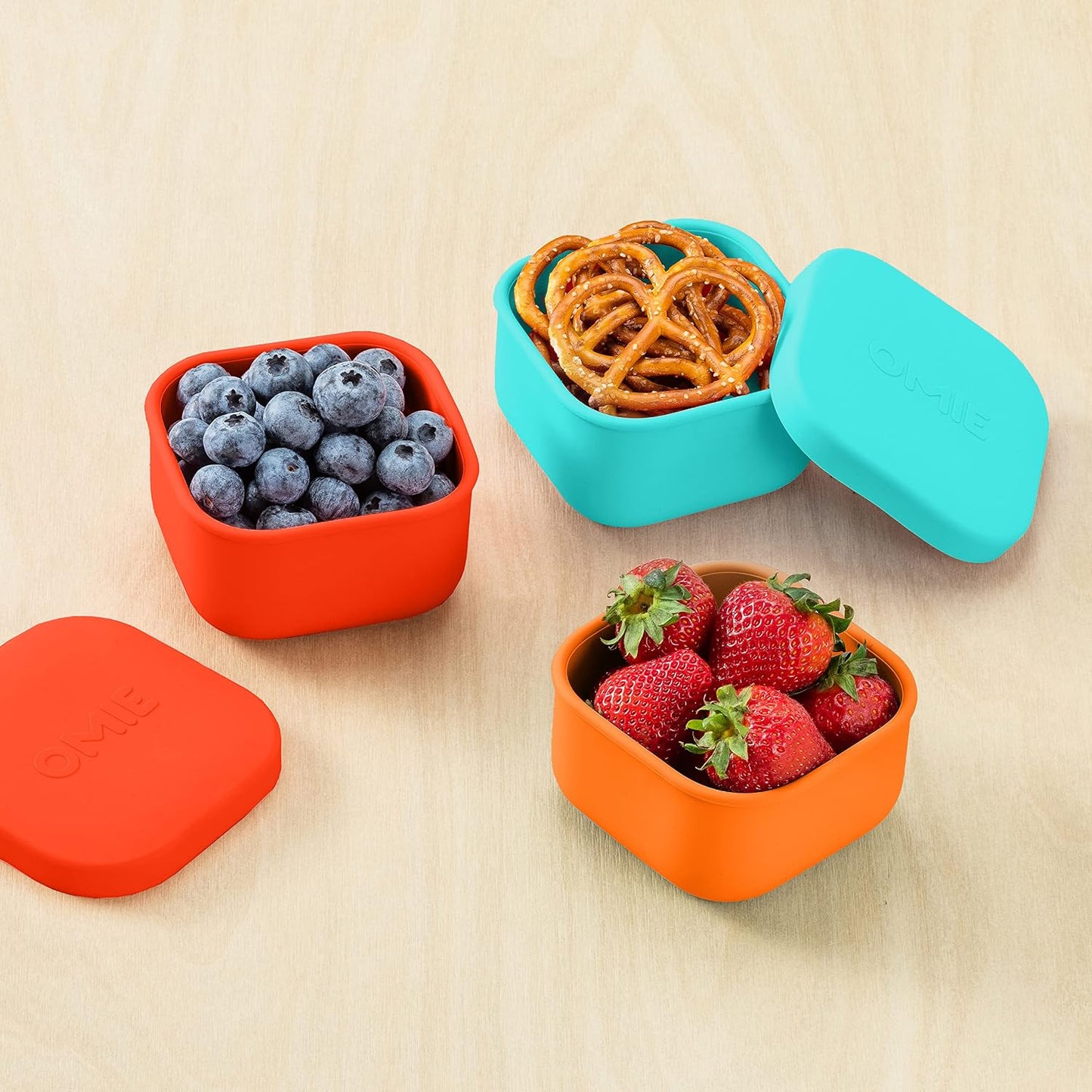 OmieBox Silicone Leakproof Snack Containers To Go, Food Storage Containers with Lid, School Lunch Bento Container - BPA Free, Airtight, Dishwasher and Freezer Safe, Oven Safe - 9.4 ounces (Pink)