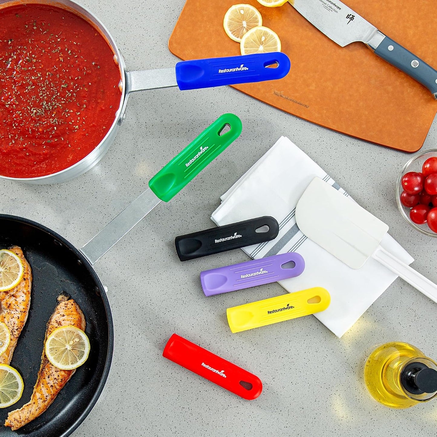 Restaurantware Silicone Pan Handle Cover Set 1-Count Heat-Resistant Removable Pan Handle Grips, Ergonomic Non-Slip Green Handle Protectors for Fry Pans and Sauce Pans
