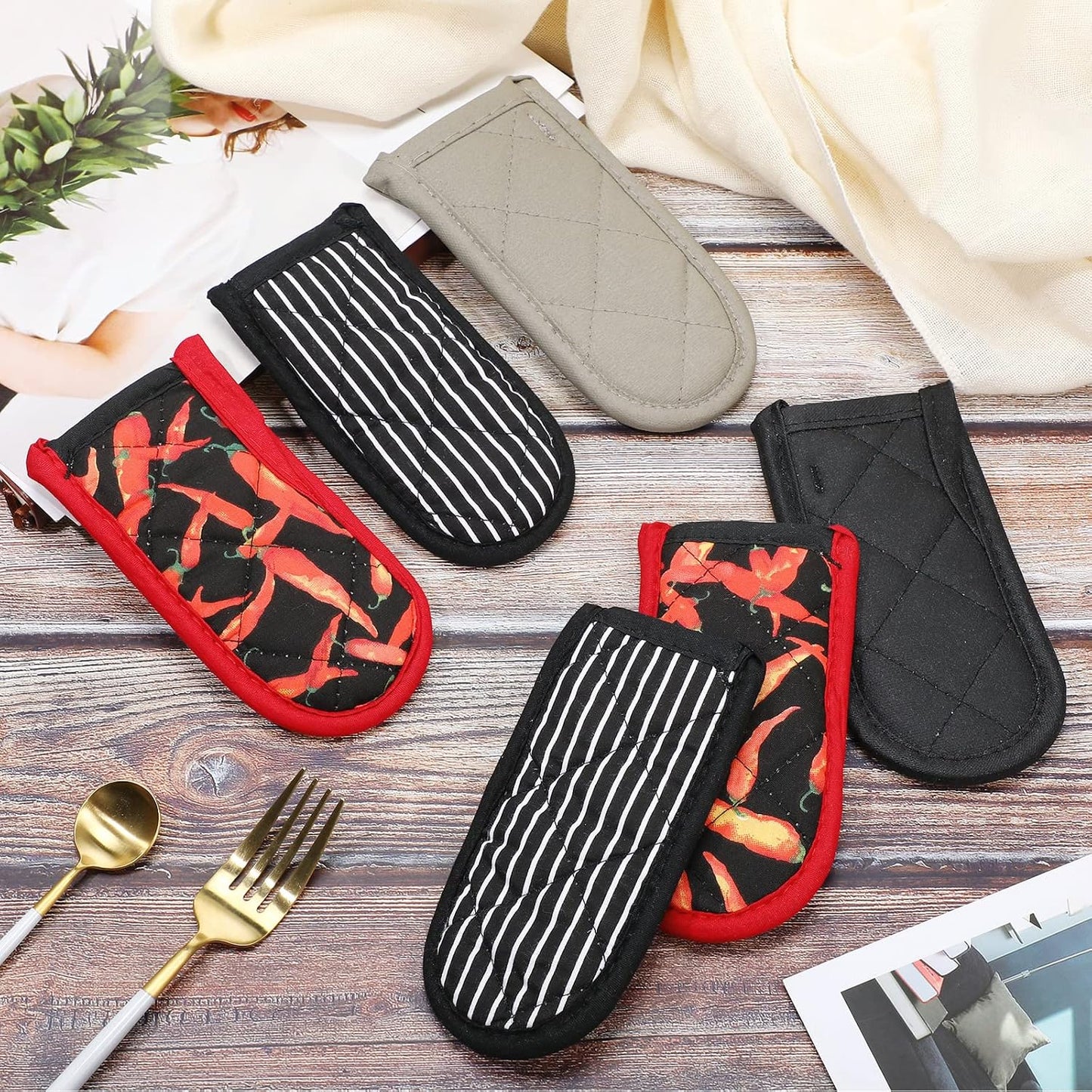 Geiserailie 8 Pcs Cast Iron Skillet Handle Cover Heat Resistant Pan Handle Sleeve Non Slip Pot Holders Machine Washable Handles Mitts for Kitchen Cooking Tools, 4 Styles(Retro Style)