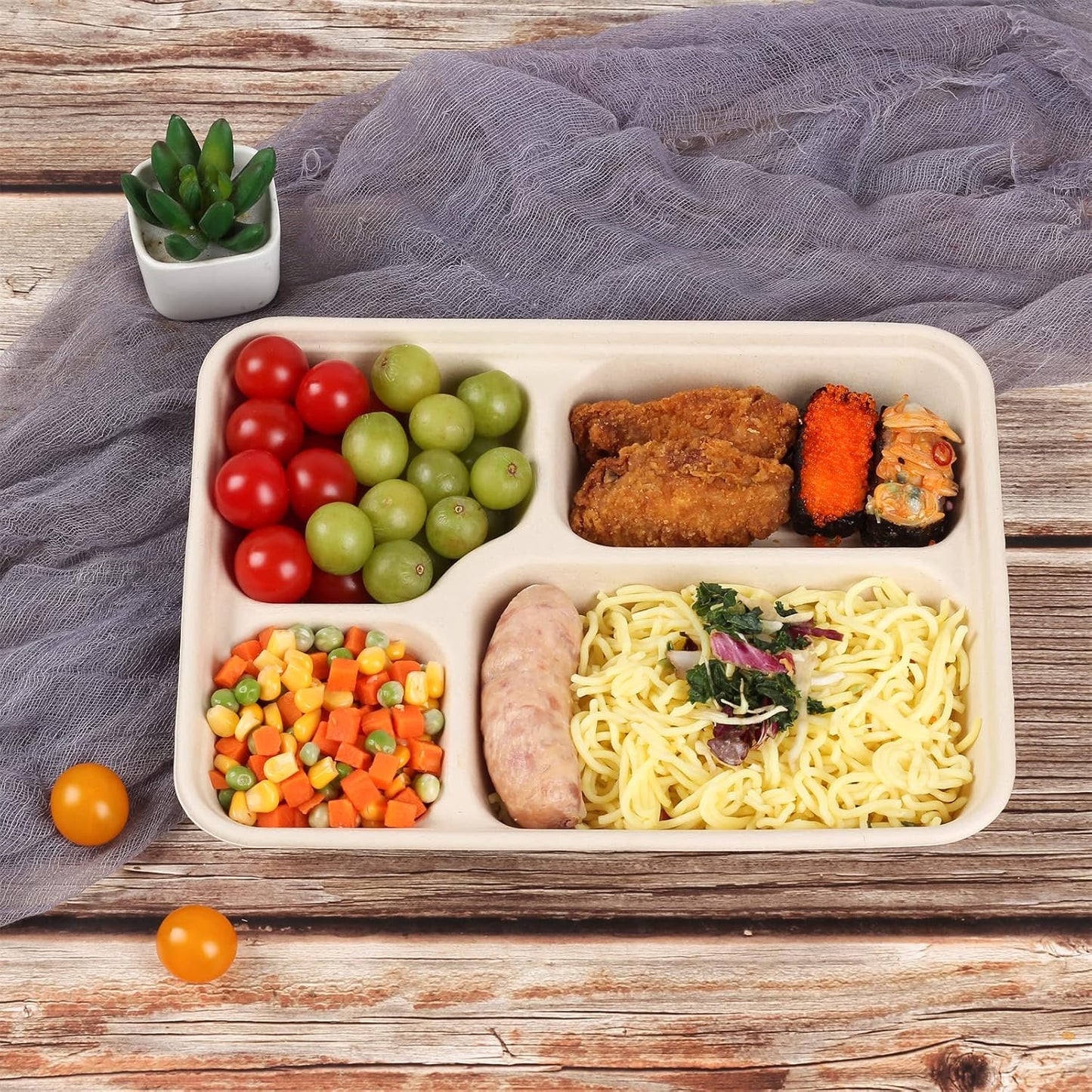 23 oz 3 Compartments disposable plates with Lids Plant Fiber 50 Pack