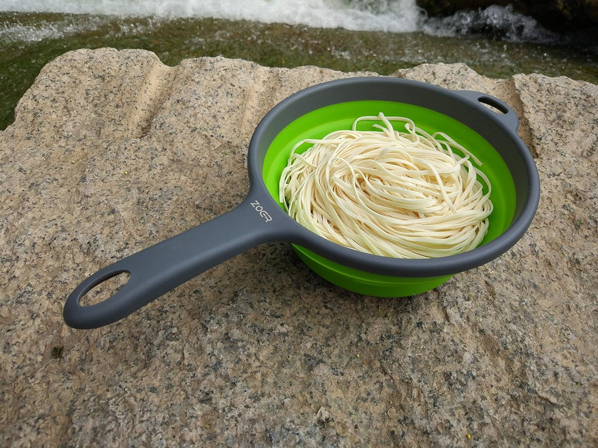 ZOER Kitchen Foldable Pasta Strainers,Collapsible Colanders with Handles,Space-Saver Folding Silicone Strainers Colander,Capacity of 2 quart (Green)
