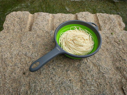 ZOER Kitchen Foldable Pasta Strainers,Collapsible Colanders with Handles,Space-Saver Folding Silicone Strainers Colander,Capacity of 2 quart (Green)