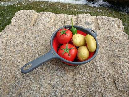 ZOER Kitchen Foldable Pasta Strainers,Collapsible Colanders with Handles,Space-Saver Folding Silicone Strainers Colander,Capacity of 2 quart (Green)
