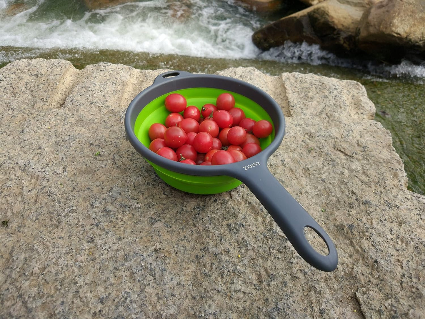 ZOER Kitchen Foldable Pasta Strainers,Collapsible Colanders with Handles,Space-Saver Folding Silicone Strainers Colander,Capacity of 2 quart (Green)